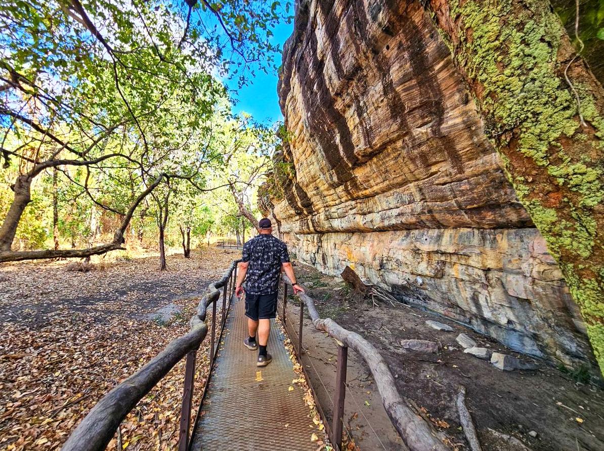 mollypitcher | Burrungkuy (Nourlangie) Plateau: Ancient Art and Scenic Views